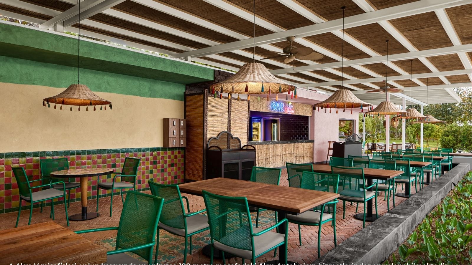 bars-pool-bar-at-akra-