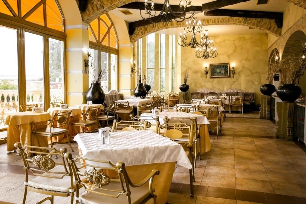 restaurants-restaurants