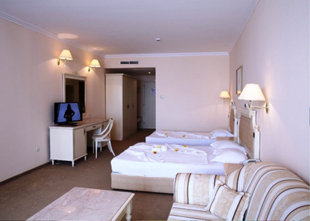 rooms-single-wchild-sea-or-garden-view--balcony-or-terrace