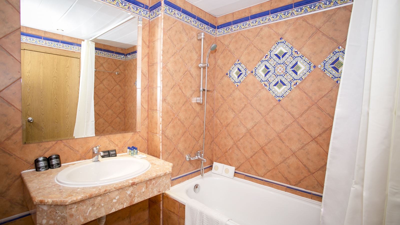 rooms-double-sea-side-view