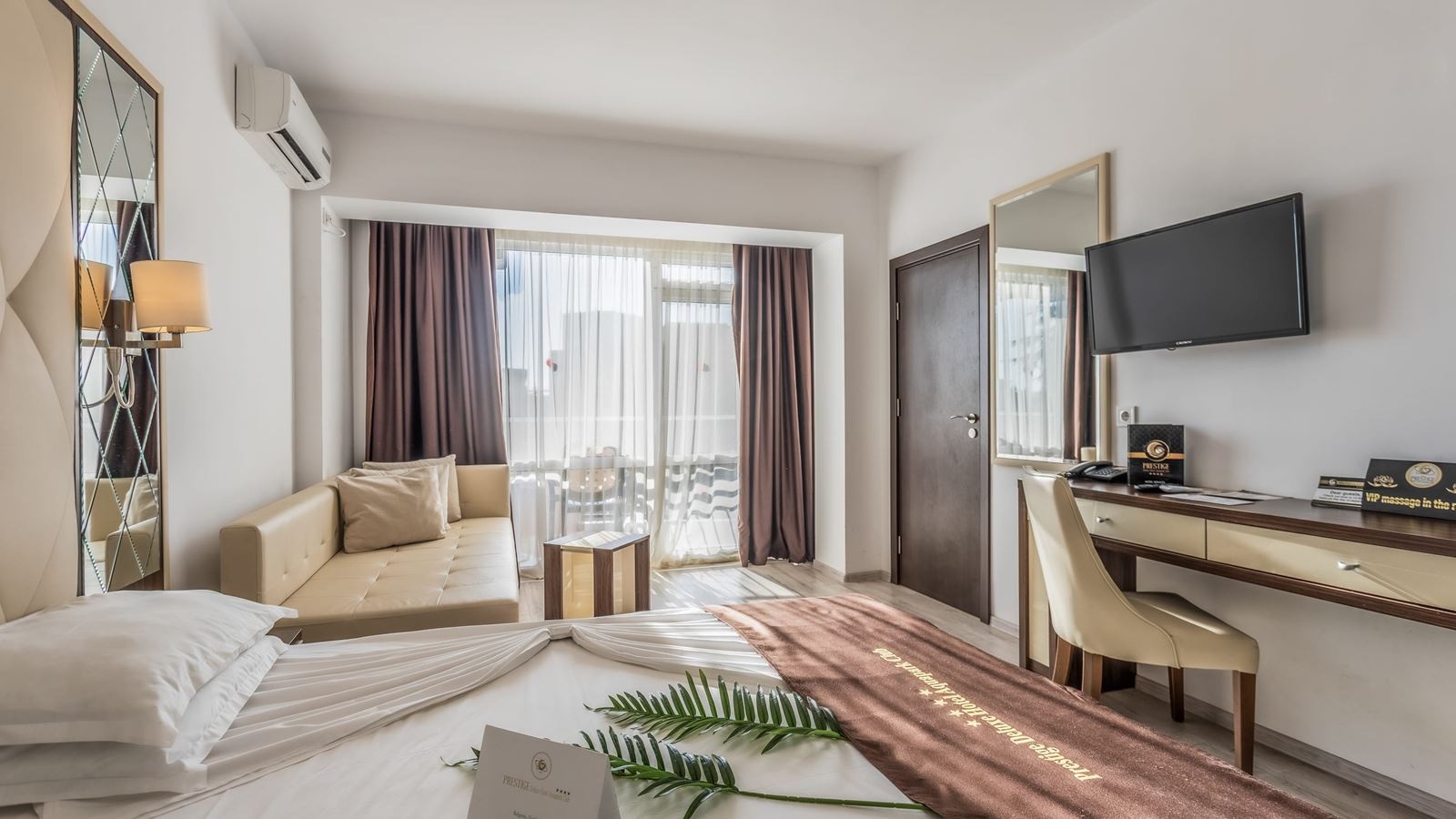 rooms-double-deluxe-room