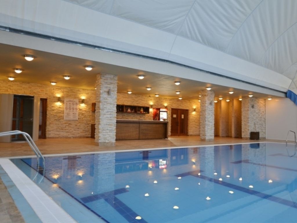 pools-indoor-pool