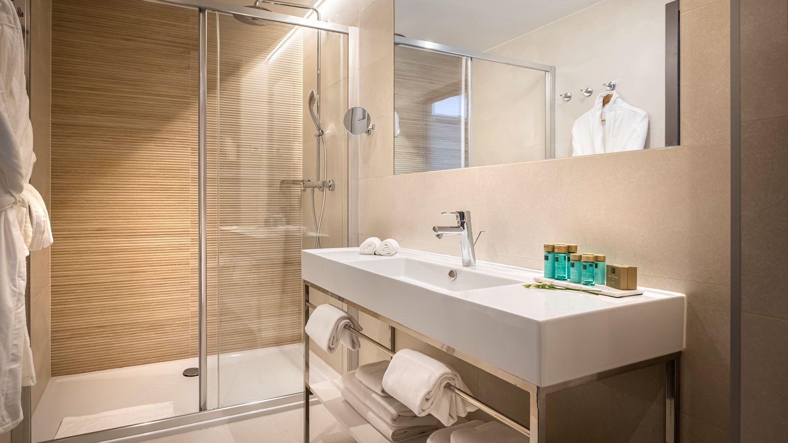 rooms-superior-room-balcony