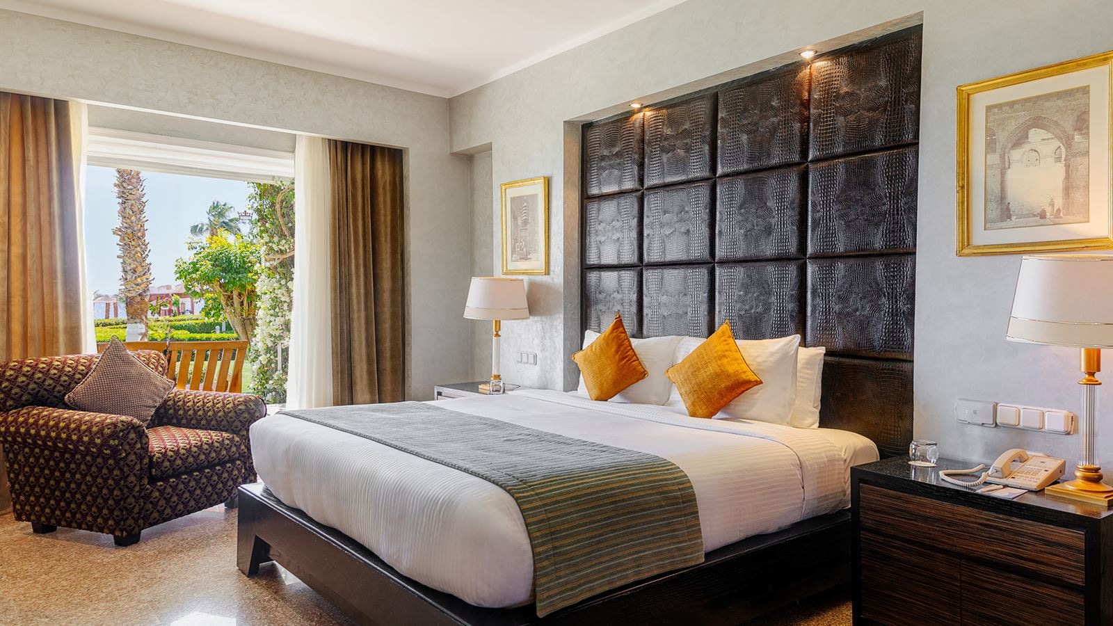 rooms-honeymoon-suite