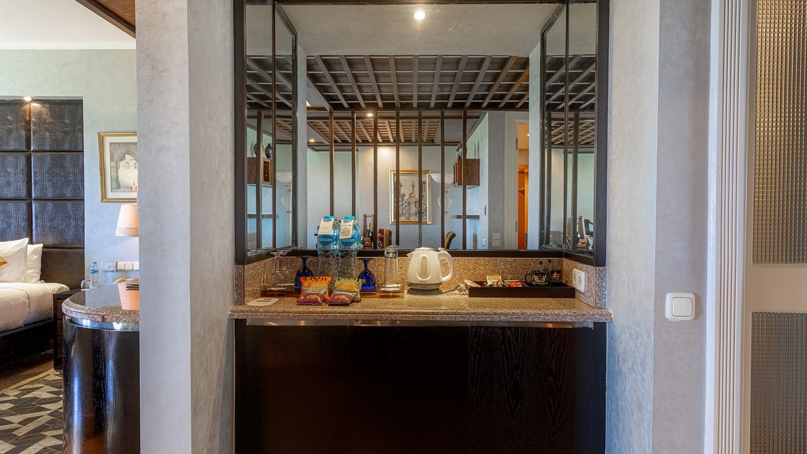 rooms-honeymoon-suite