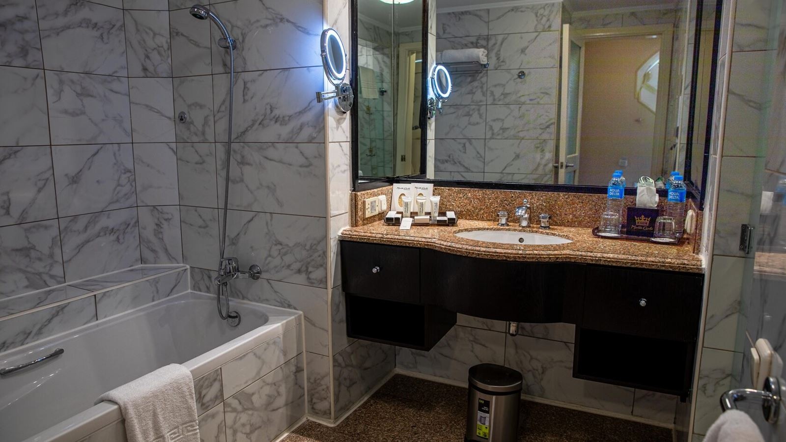 rooms-superior-family-room-2-connected-gv