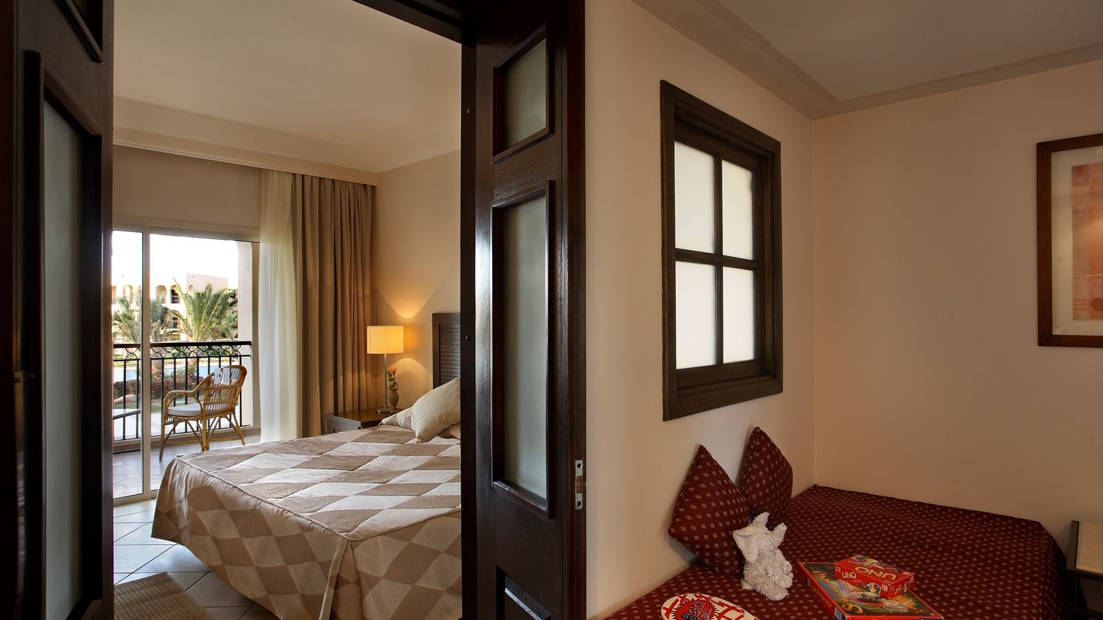 rooms-family-deluxe-room