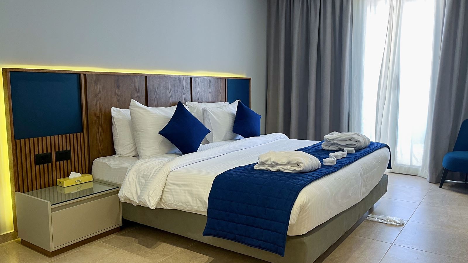 rooms-superior-pool-view-room