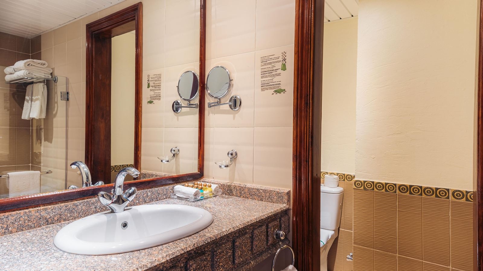 rooms-family-bungalow-room