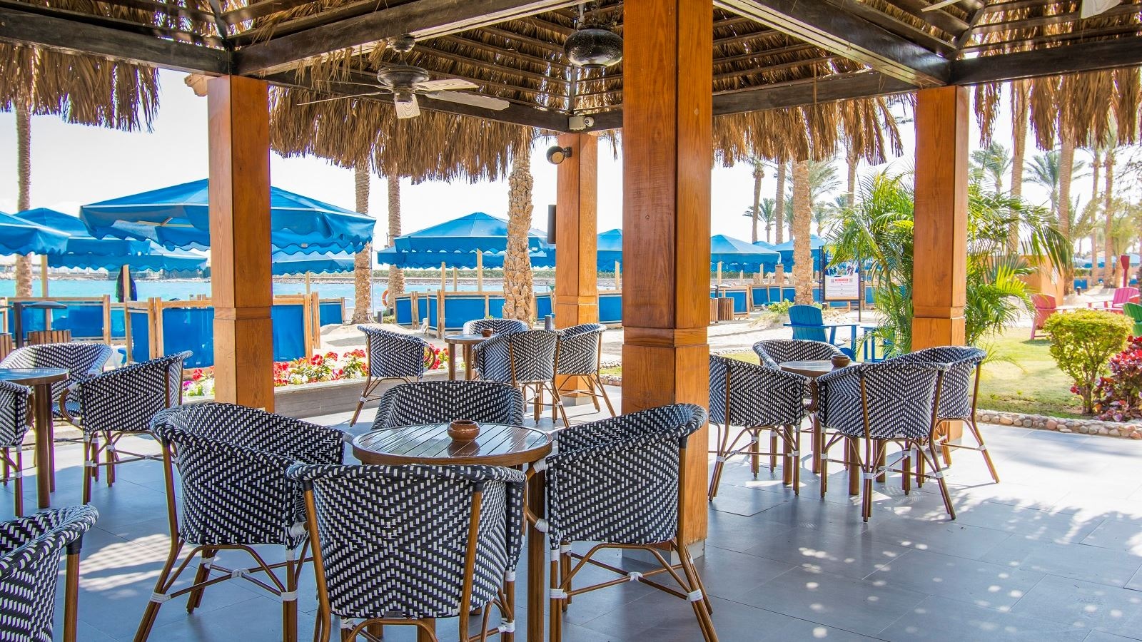 bars-al-khalig-beach-bar