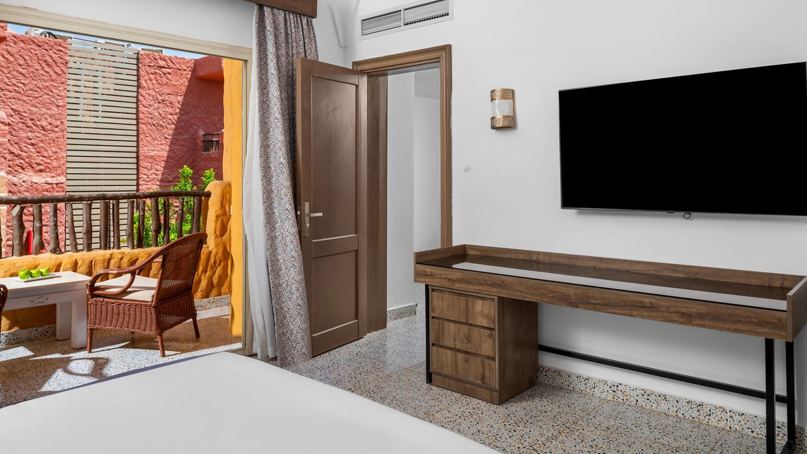 rooms-family-deluxe-garden-view-room