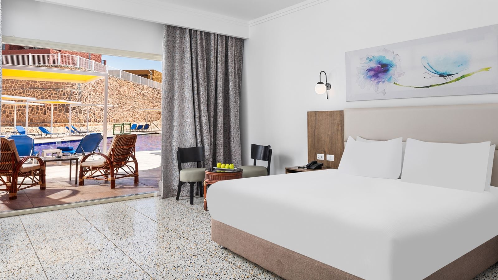 rooms-superior-room-pool-view