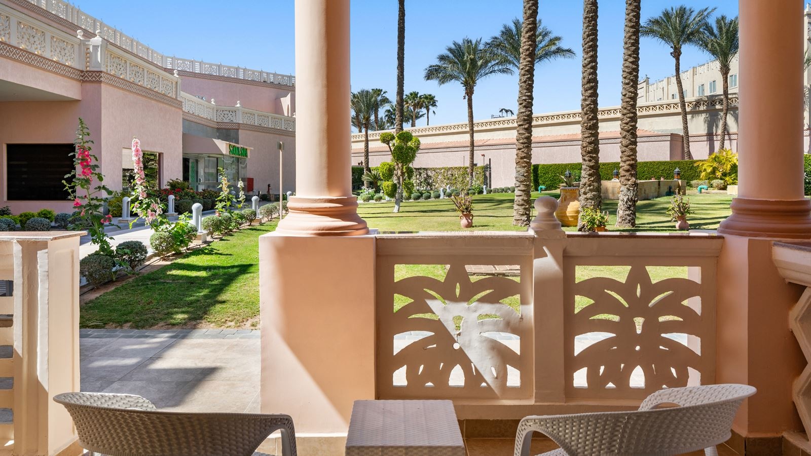 rooms-room-standard-garden-view