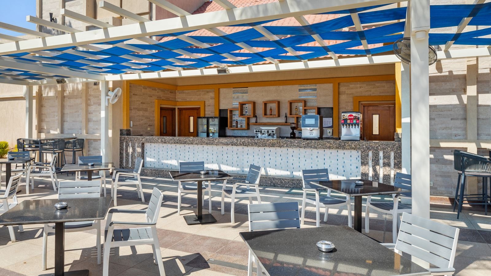 restaurants-beach-food-court