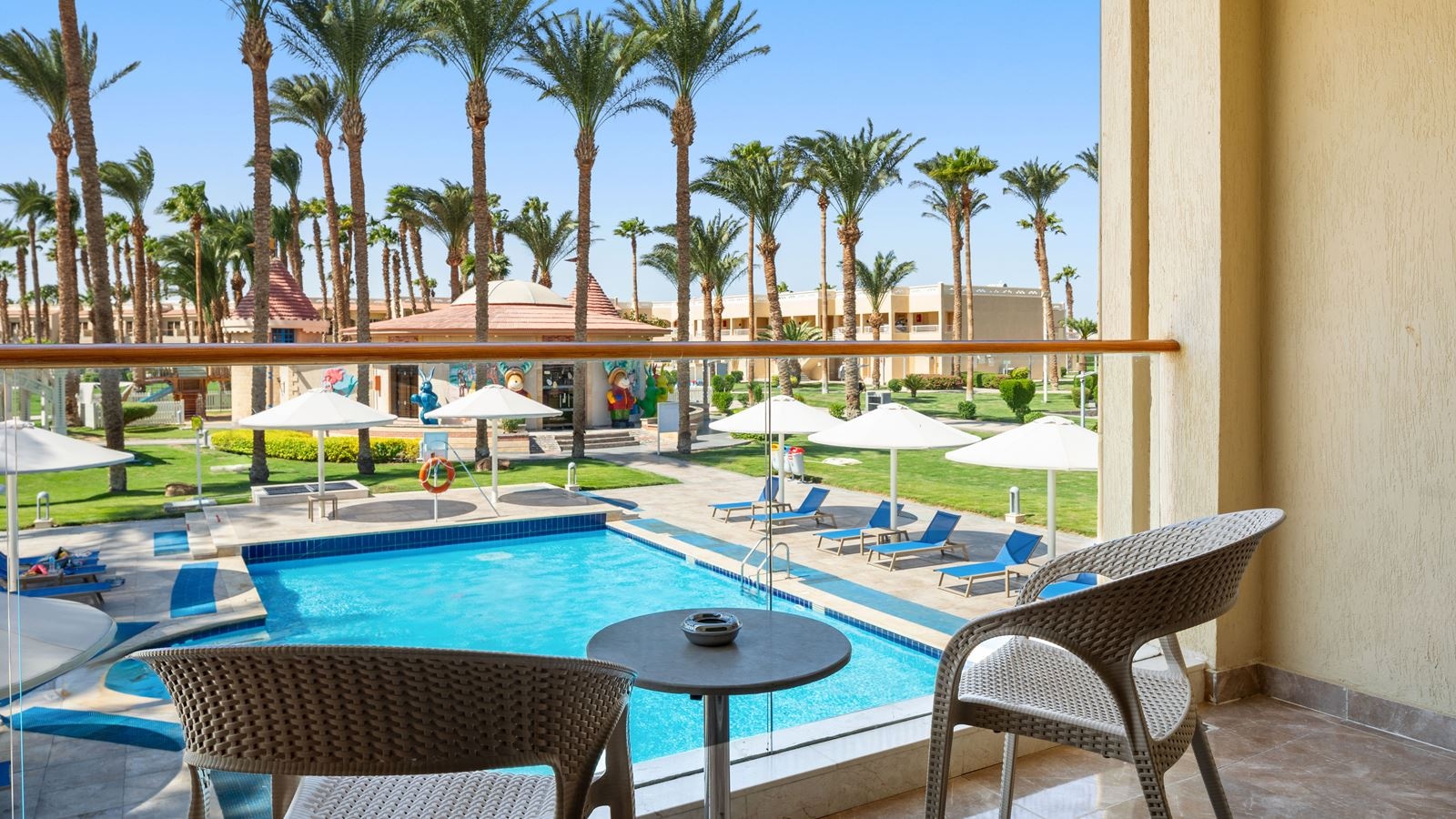 rooms-bungalow-pool-view