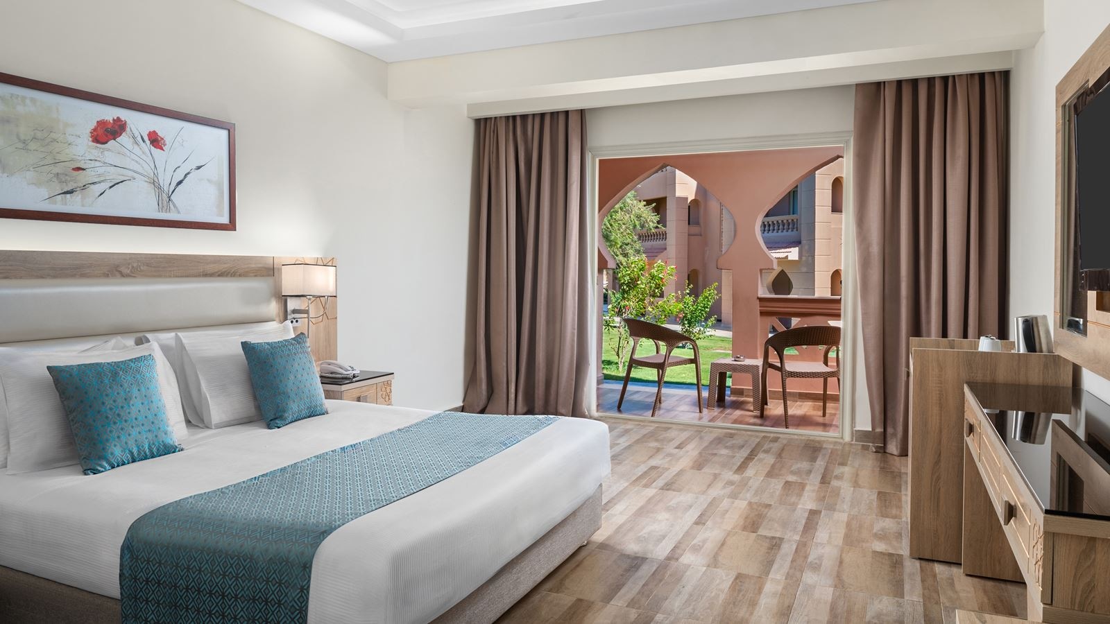 rooms-family-room-garden-view