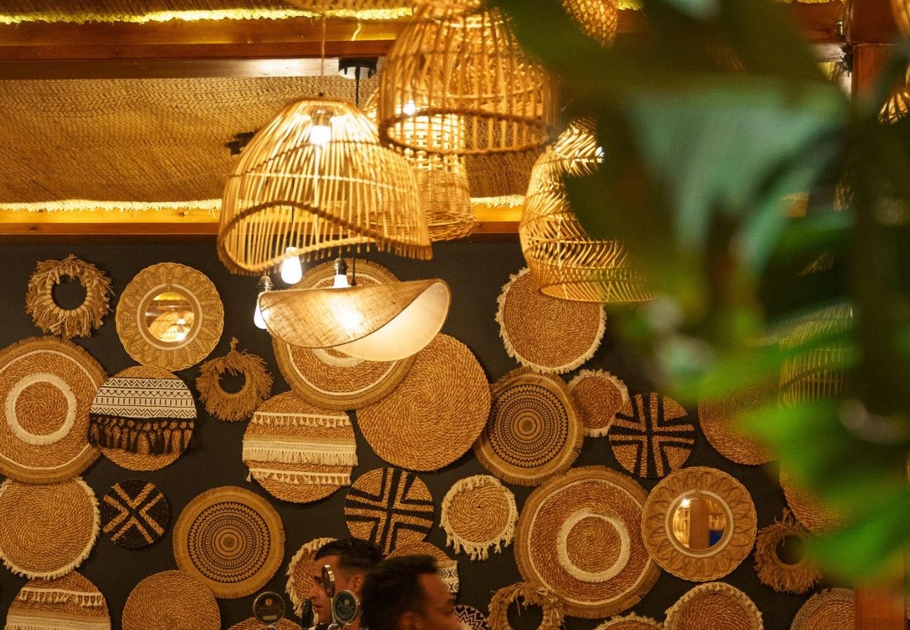 restaurants-beach-bar-and-restaurant