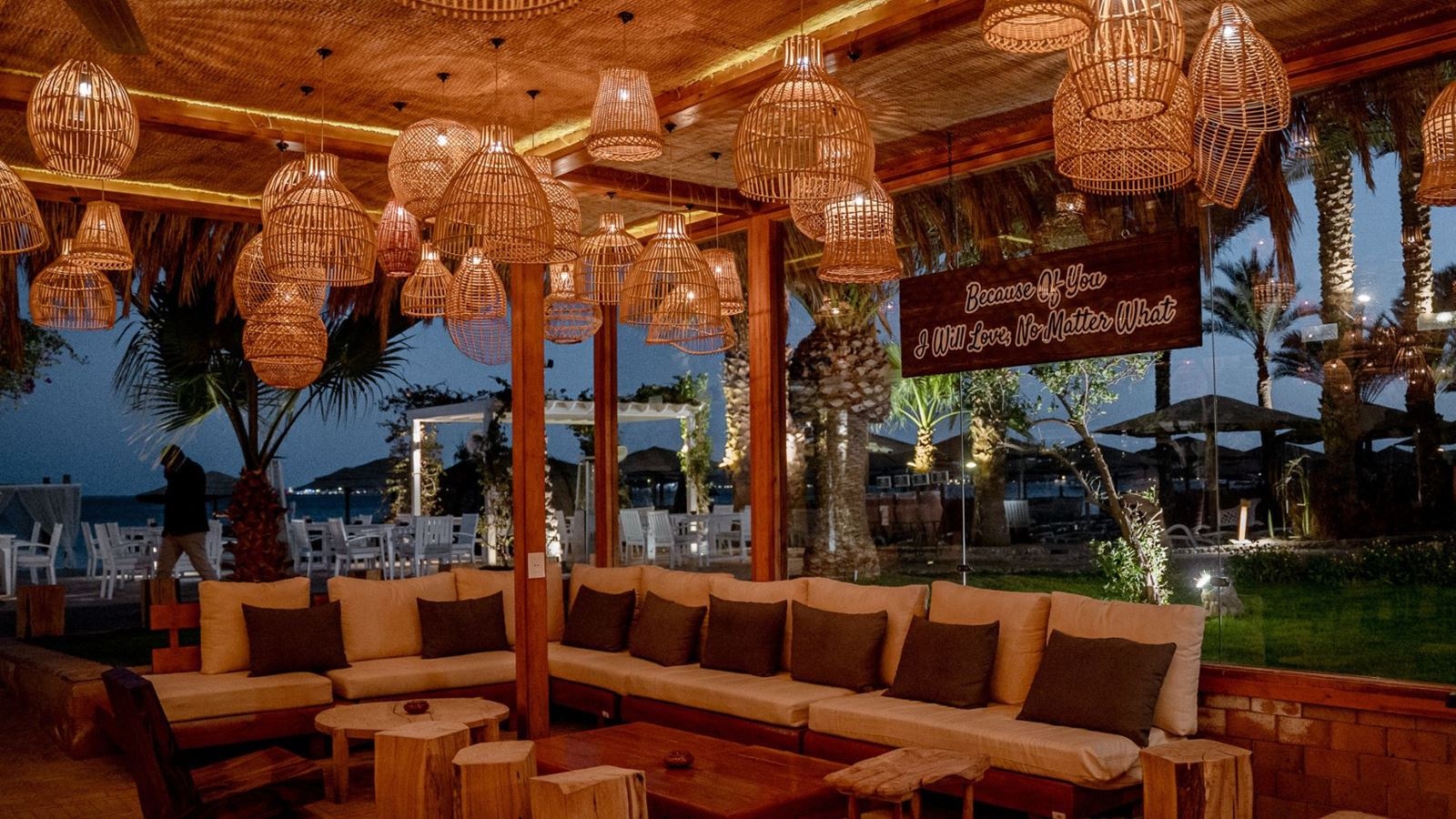 restaurants-beach-bar-and-restaurant