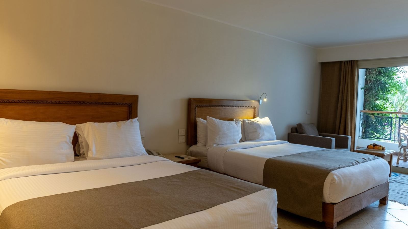 rooms-premium-room-west-bay