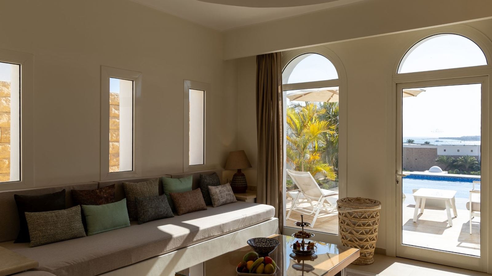 rooms-swimup-sea-view-villa-one-bedroom
