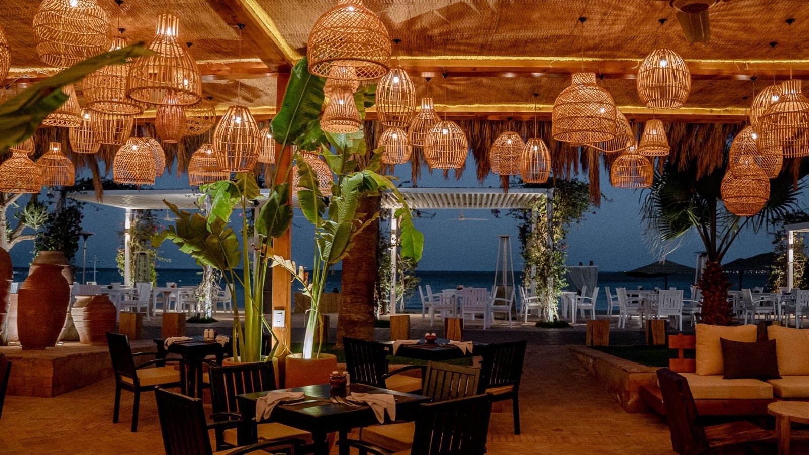 bars-beach-restaurant-and-bar