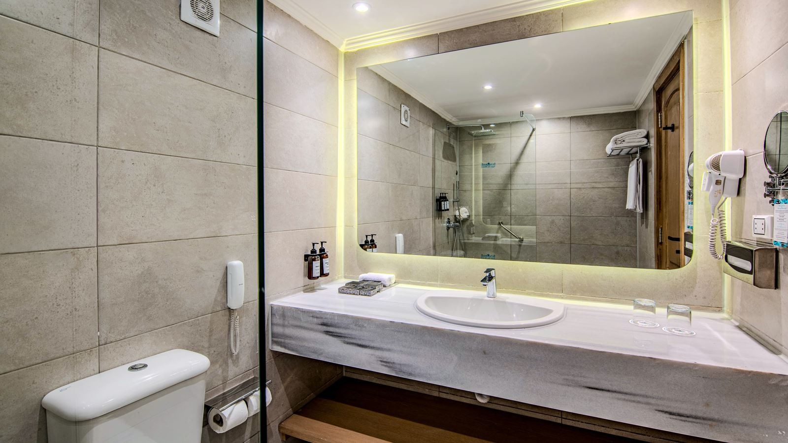 rooms-superior-backpool-view