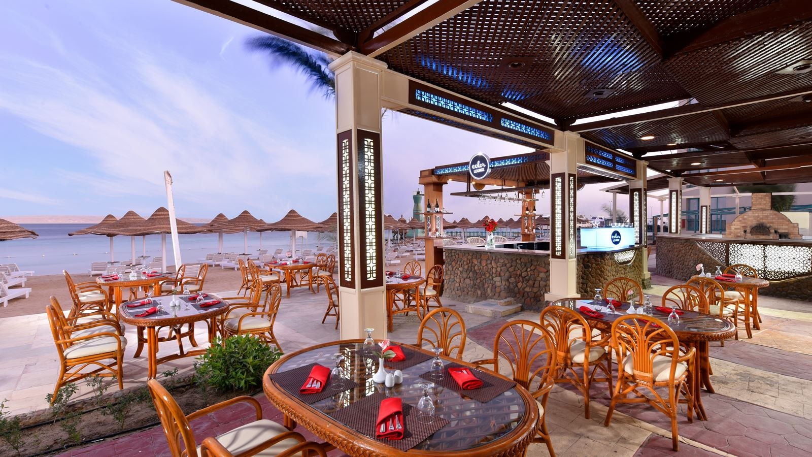 restaurants-beach-restaurant--blue-bar