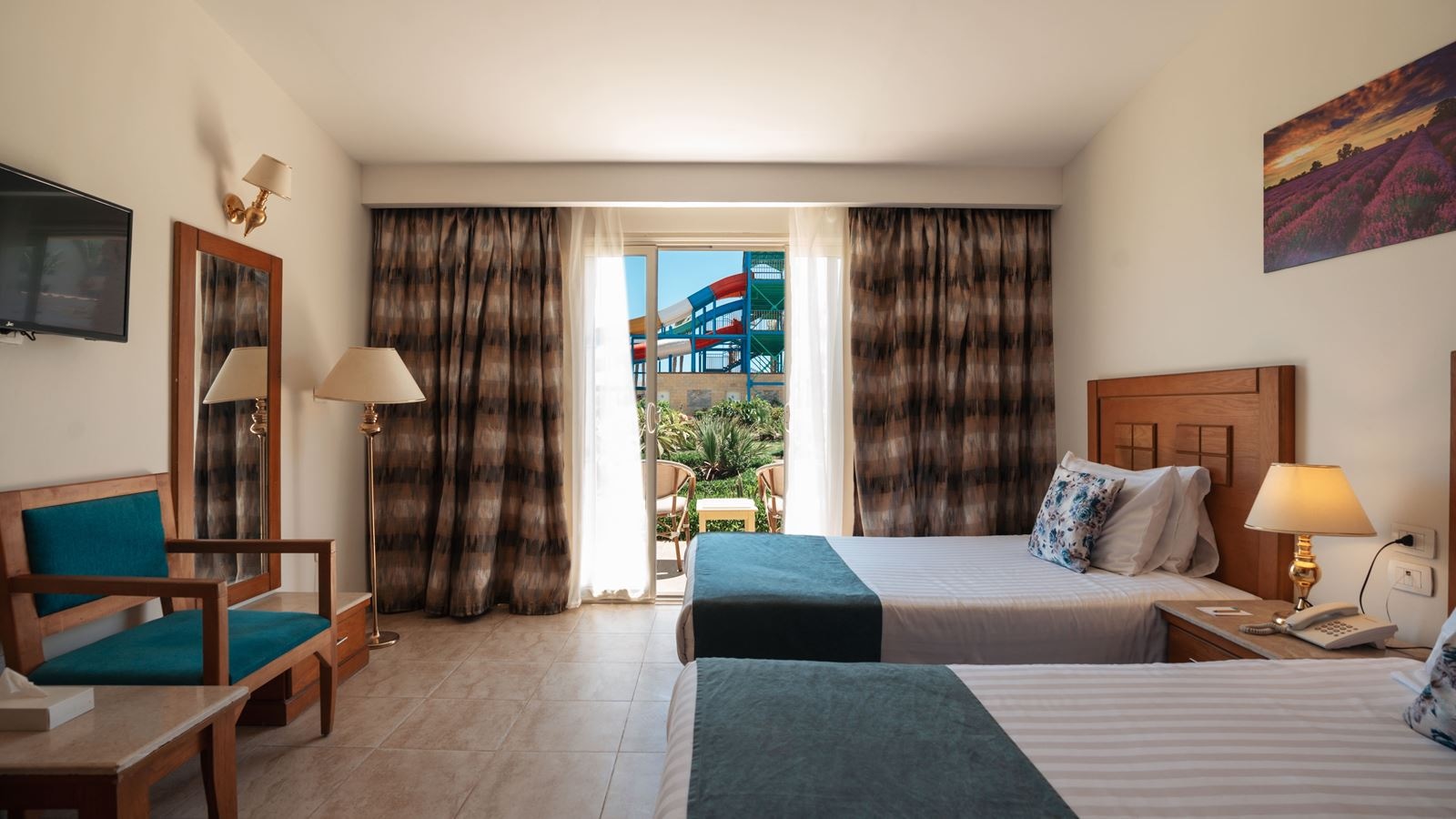 rooms-superior-family-room