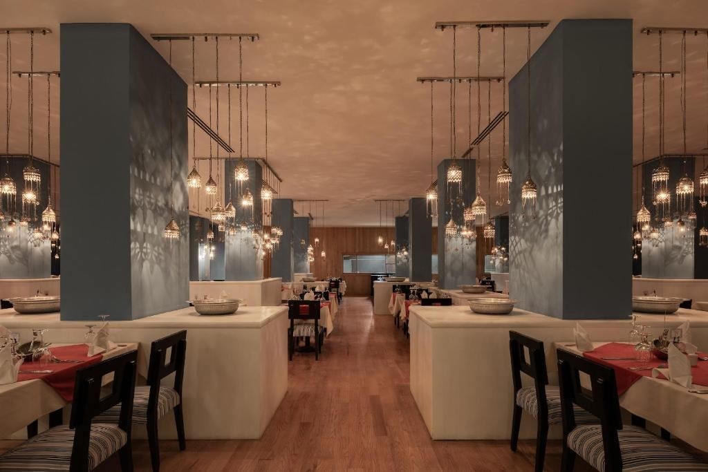 restaurants-restaurants