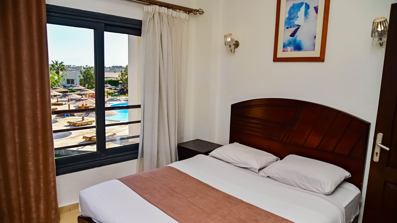 rooms-family-suite-pool-view-or-side-sea-view