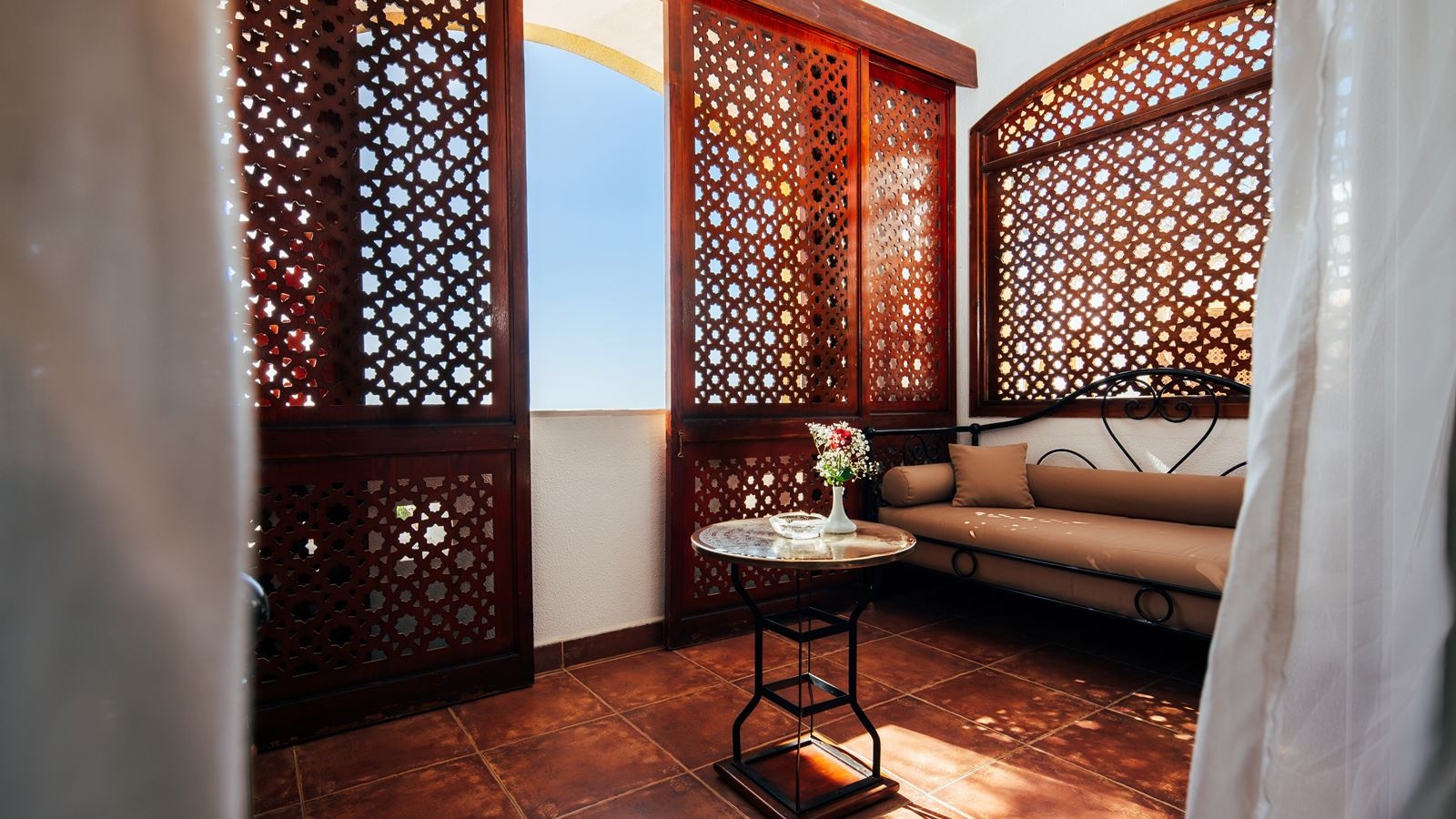 rooms-prestige-poolsea-view-gym-free