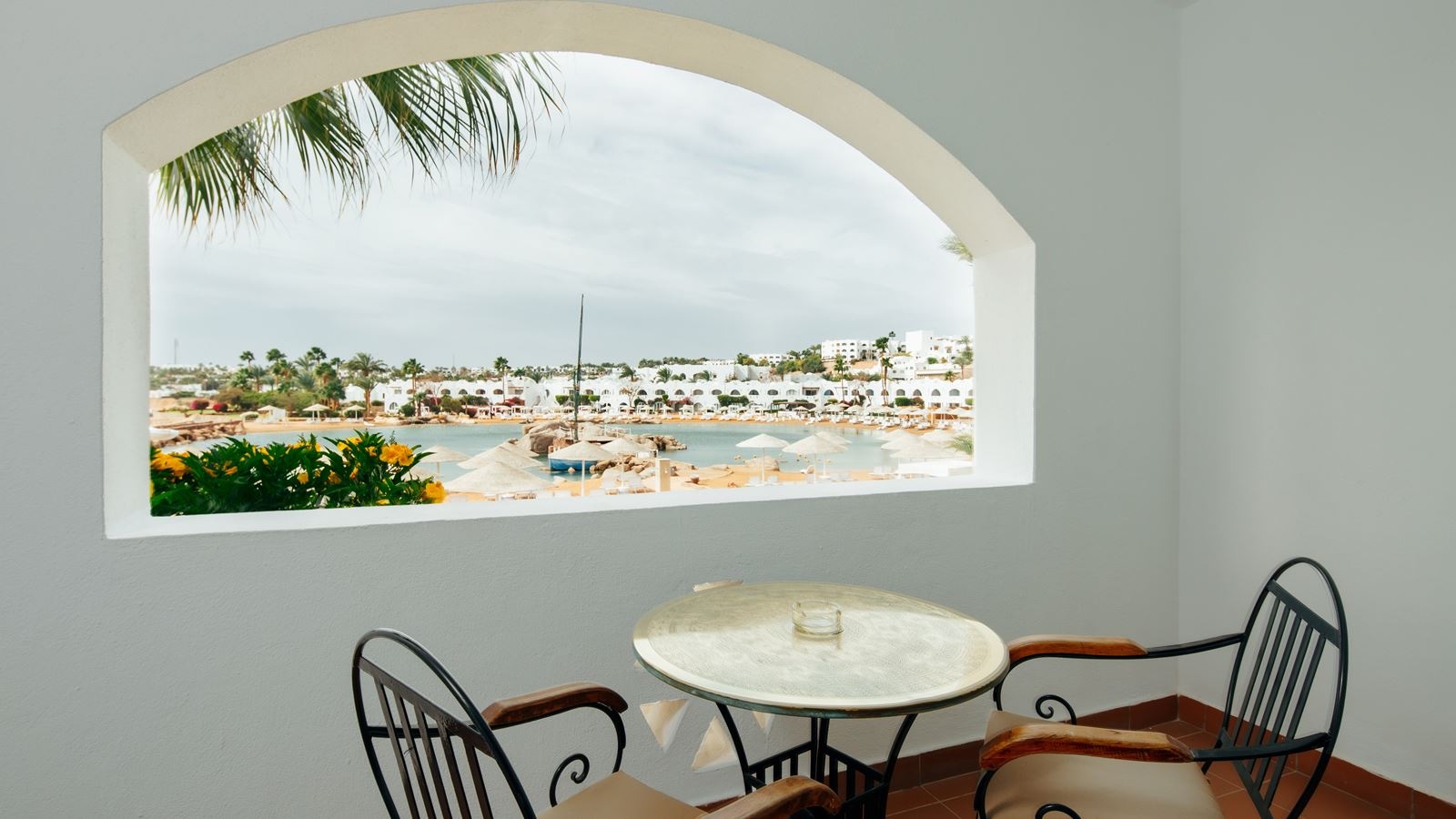 rooms-kings-lakesea-view-gym-free