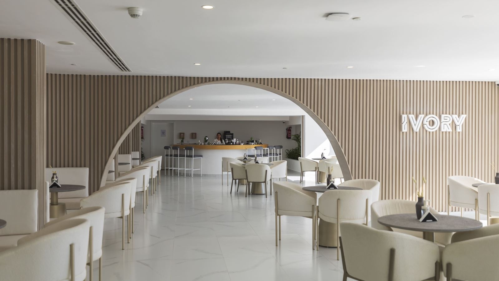 bars-ivory-lobby-bar