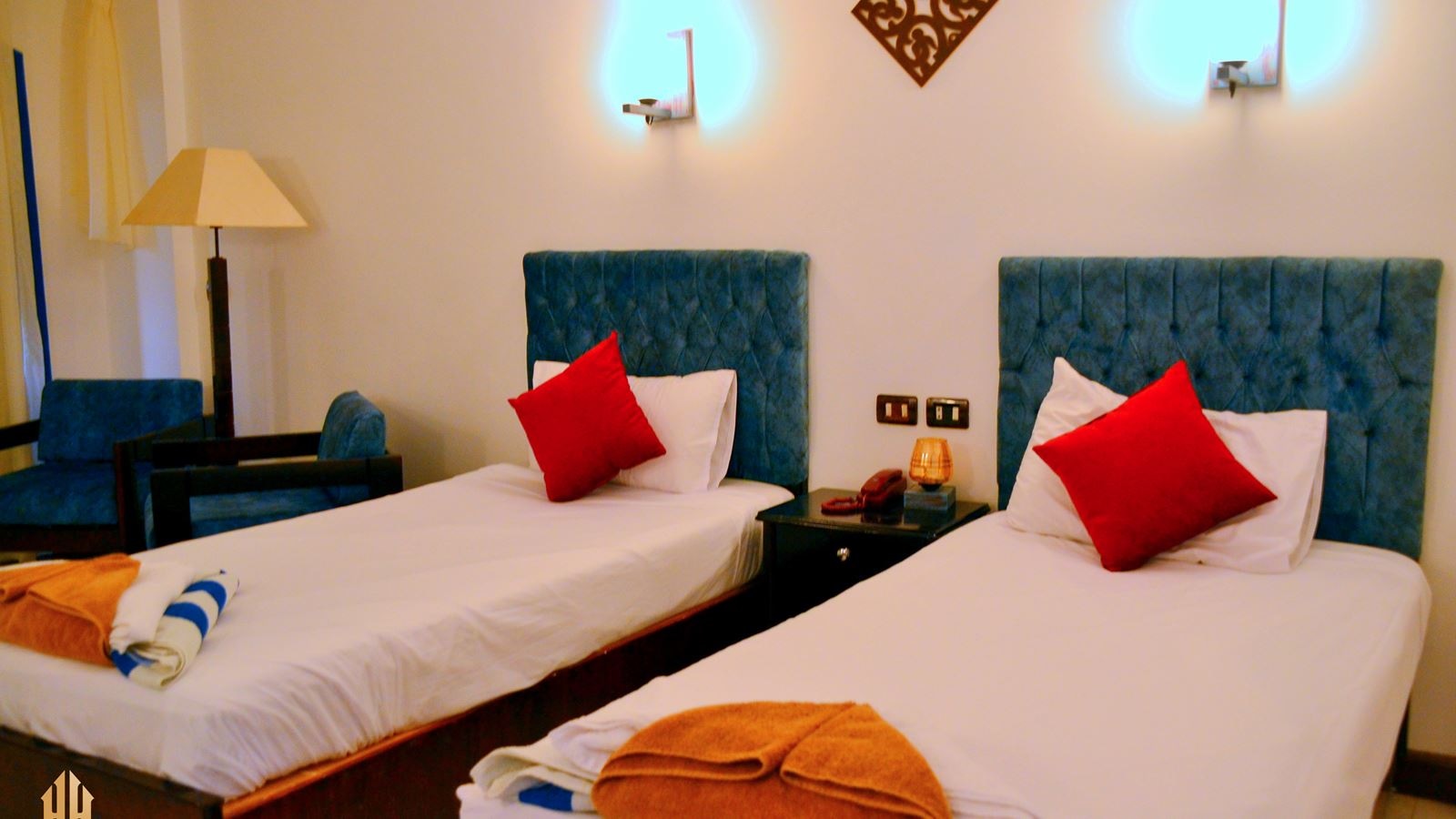 rooms-double-standard-room-poolview