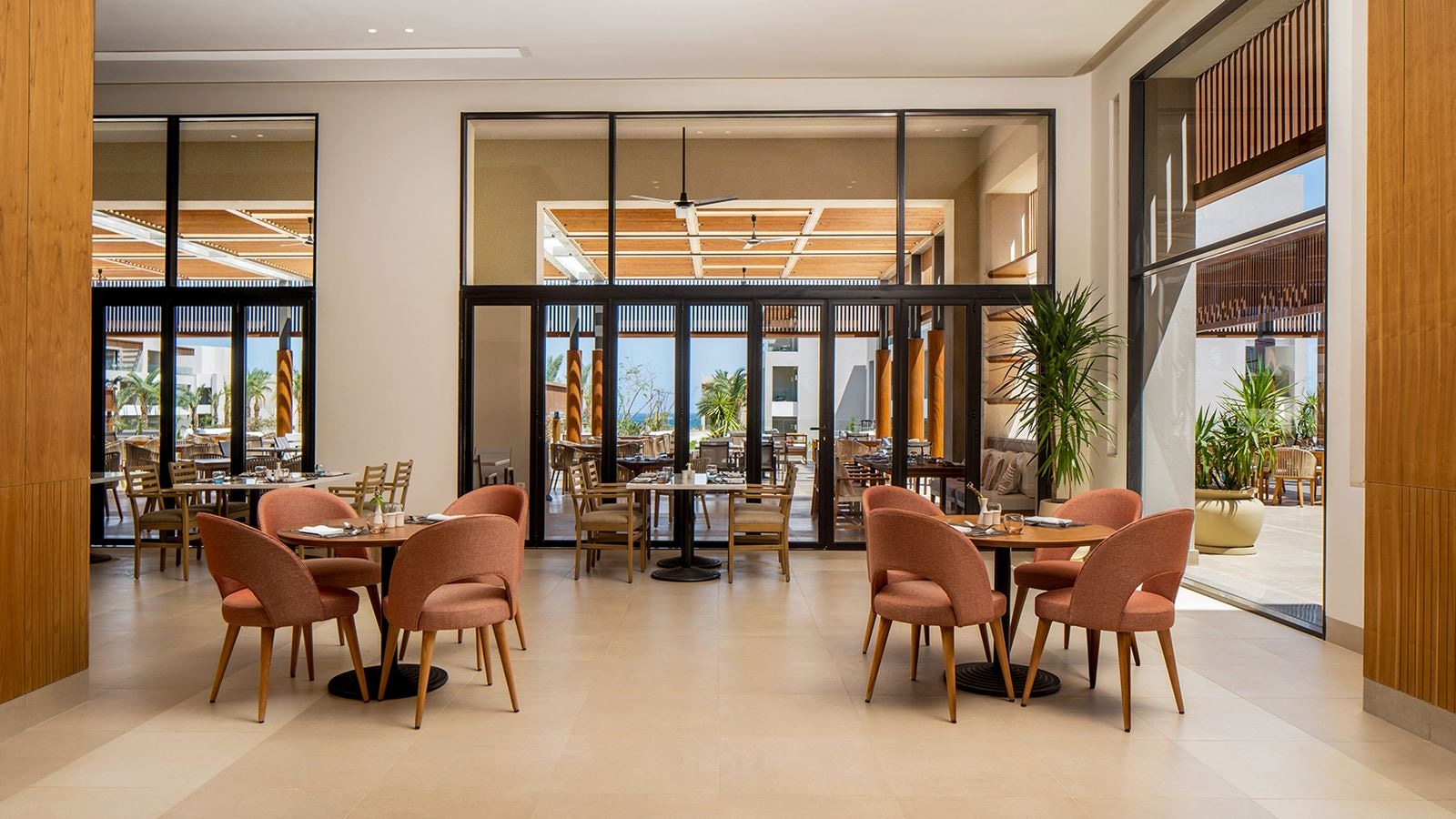 restaurants-the-main-restaurant