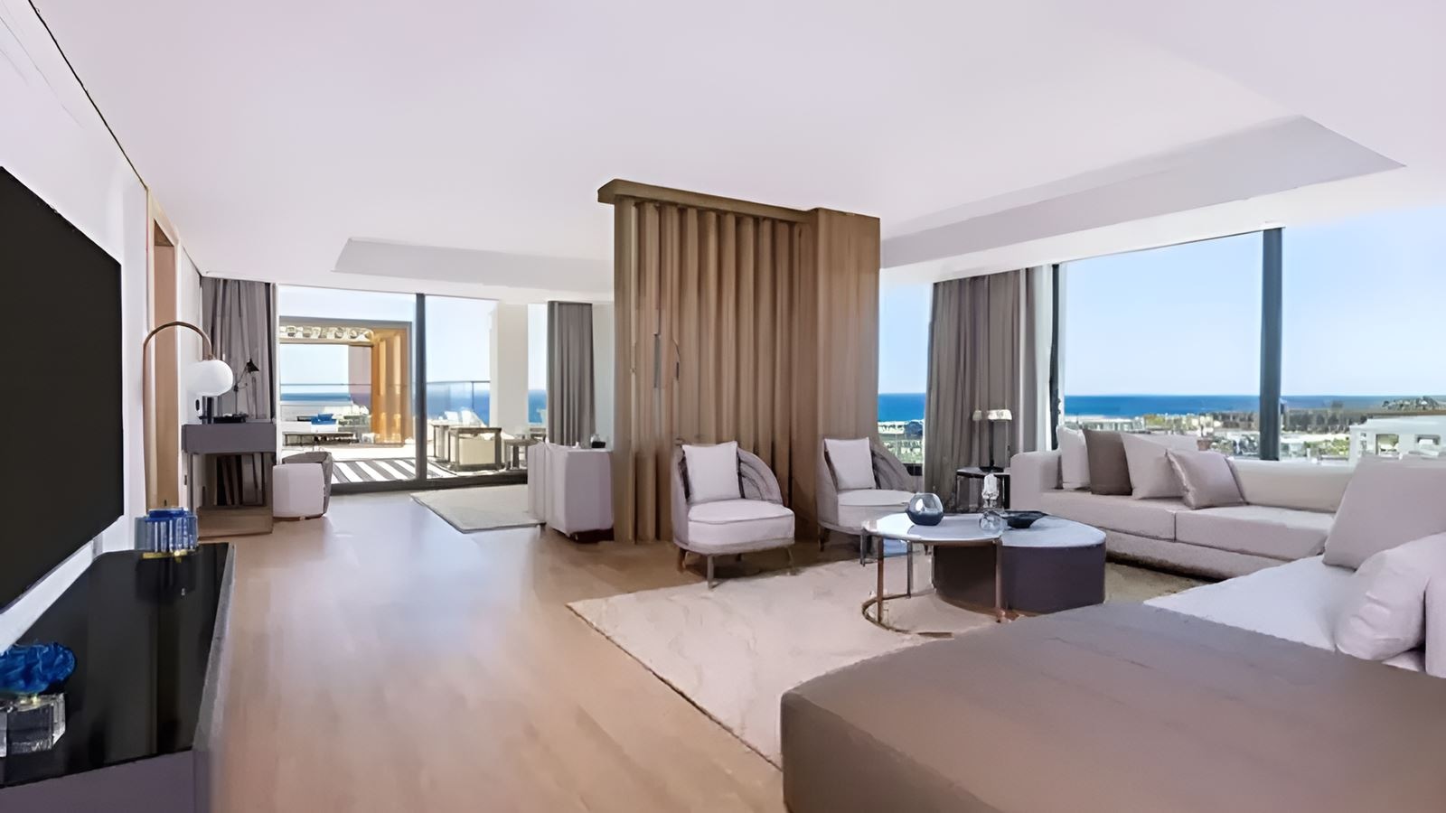 rooms-royal-suite-beach-side