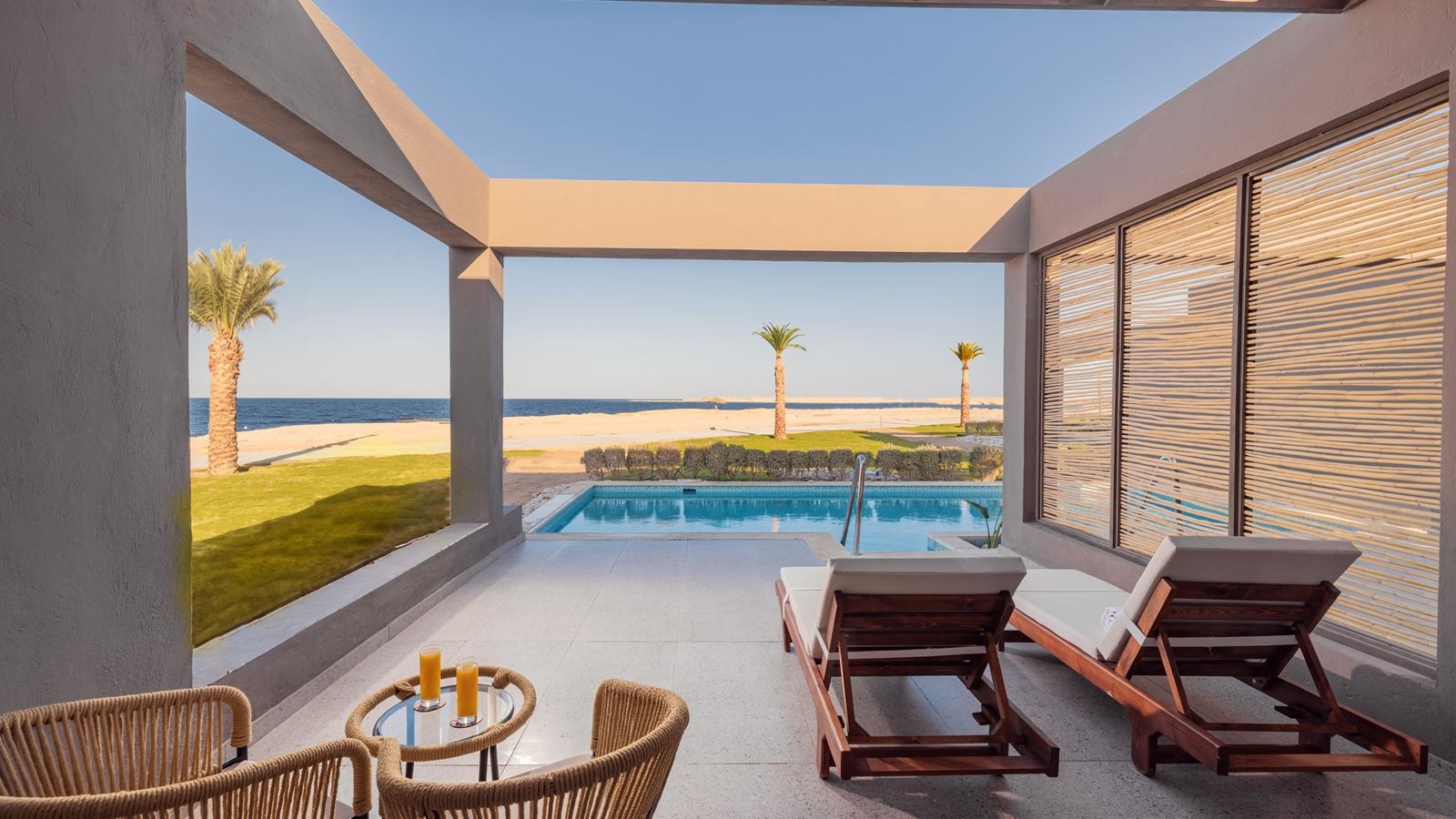 rooms-swim-up-junior-suite-sea-view