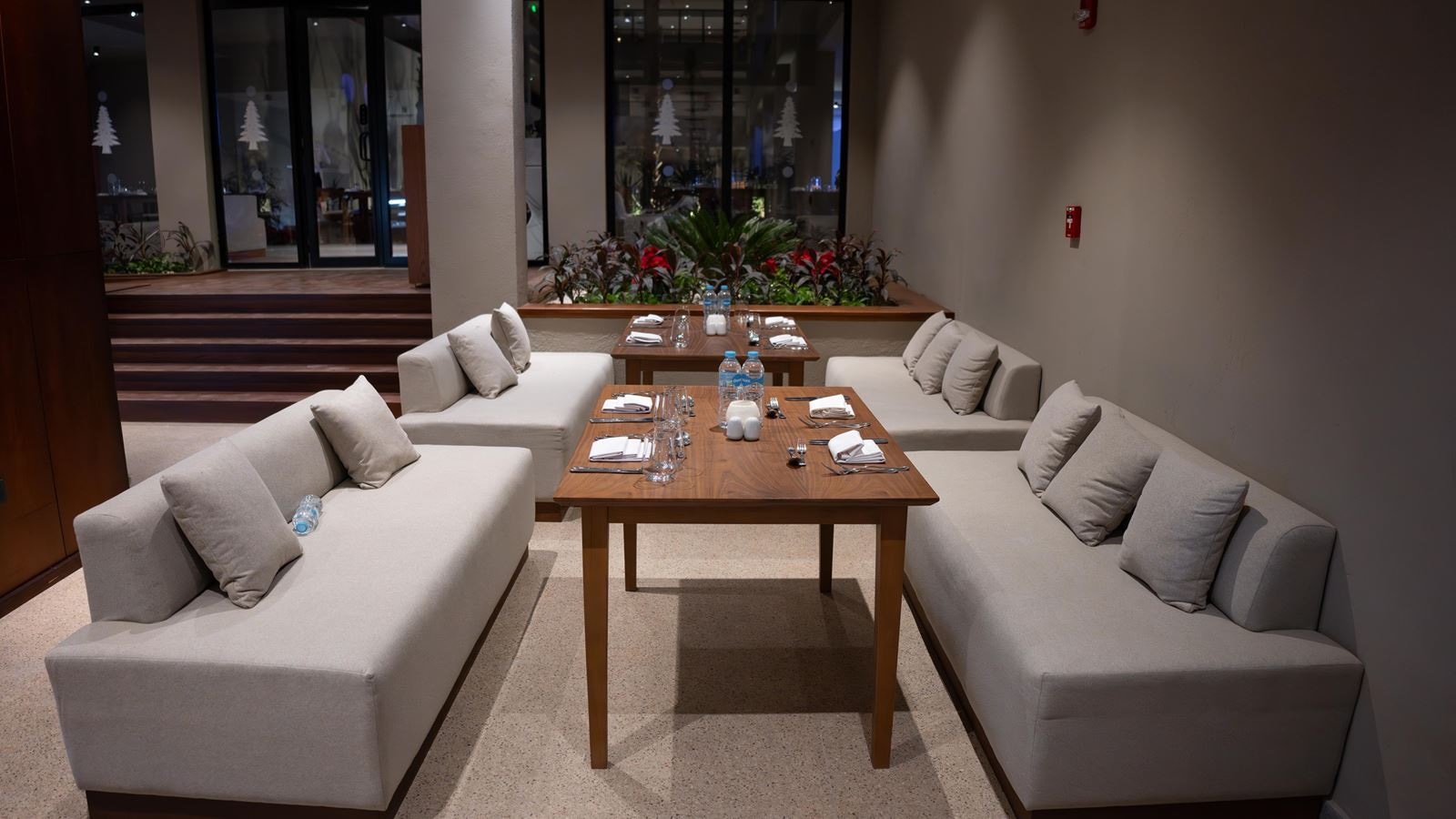 restaurants-breeze-restaurant