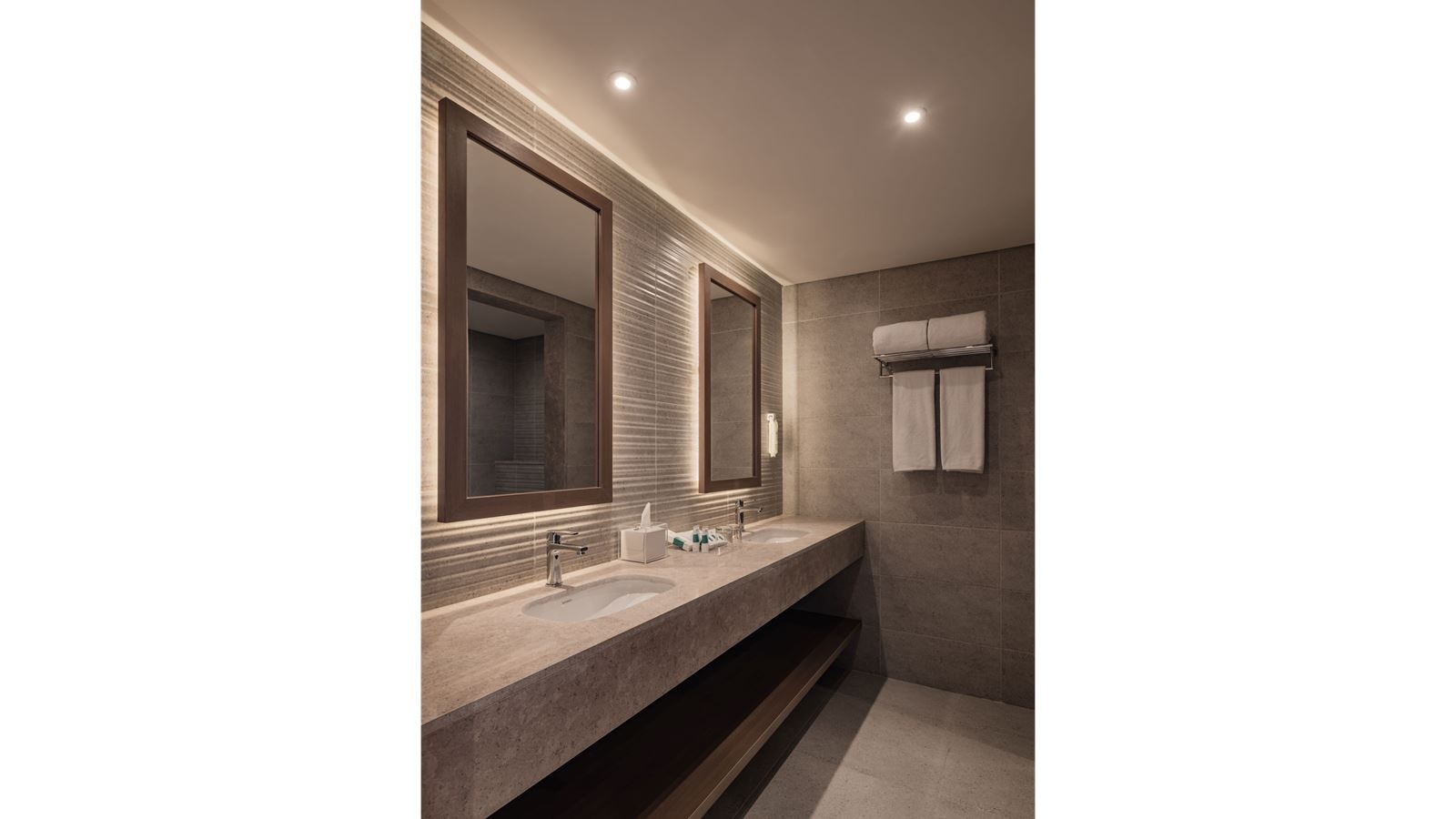 rooms-deluxe-family-garden-view