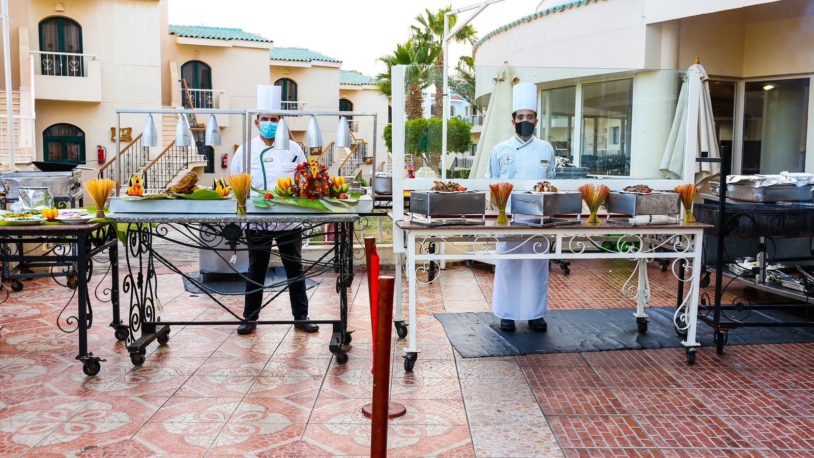 restaurants-main-restaurant--white-knight-seating-capacity-five-hundred-seat-open-buffet