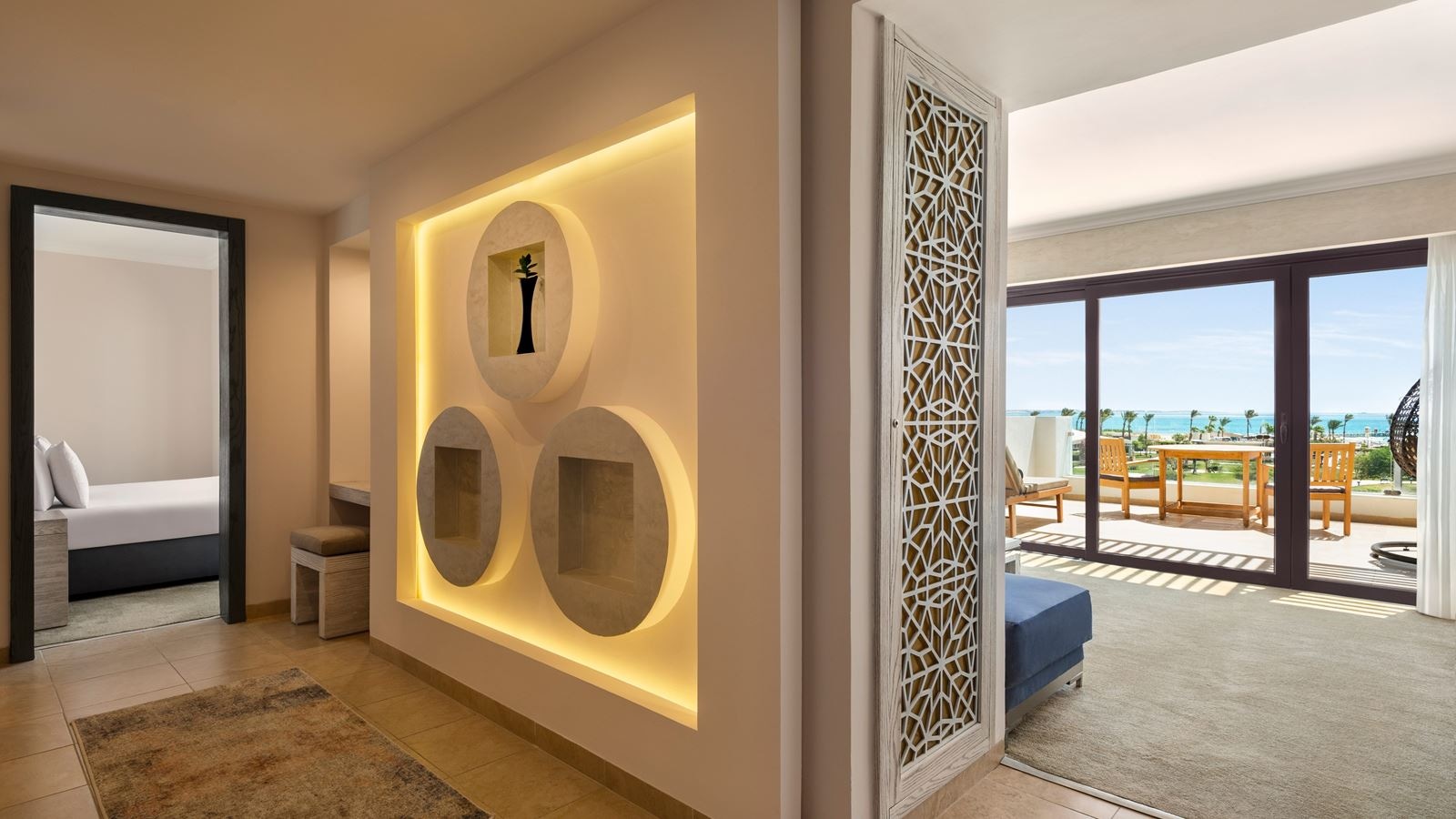 rooms-deluxe-sea-view-suite