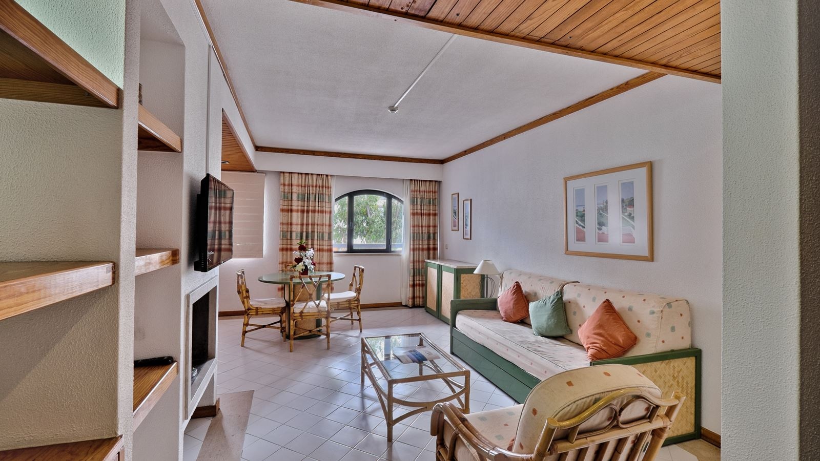 rooms-superior-one-bedroom-apartment