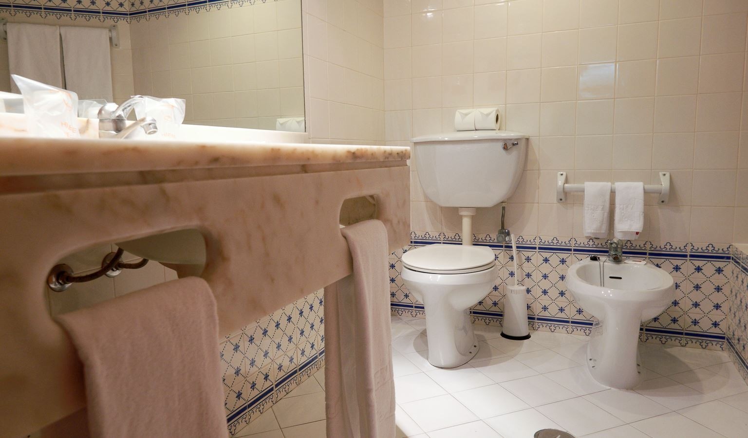 rooms-superior-one-bedroom-apartment