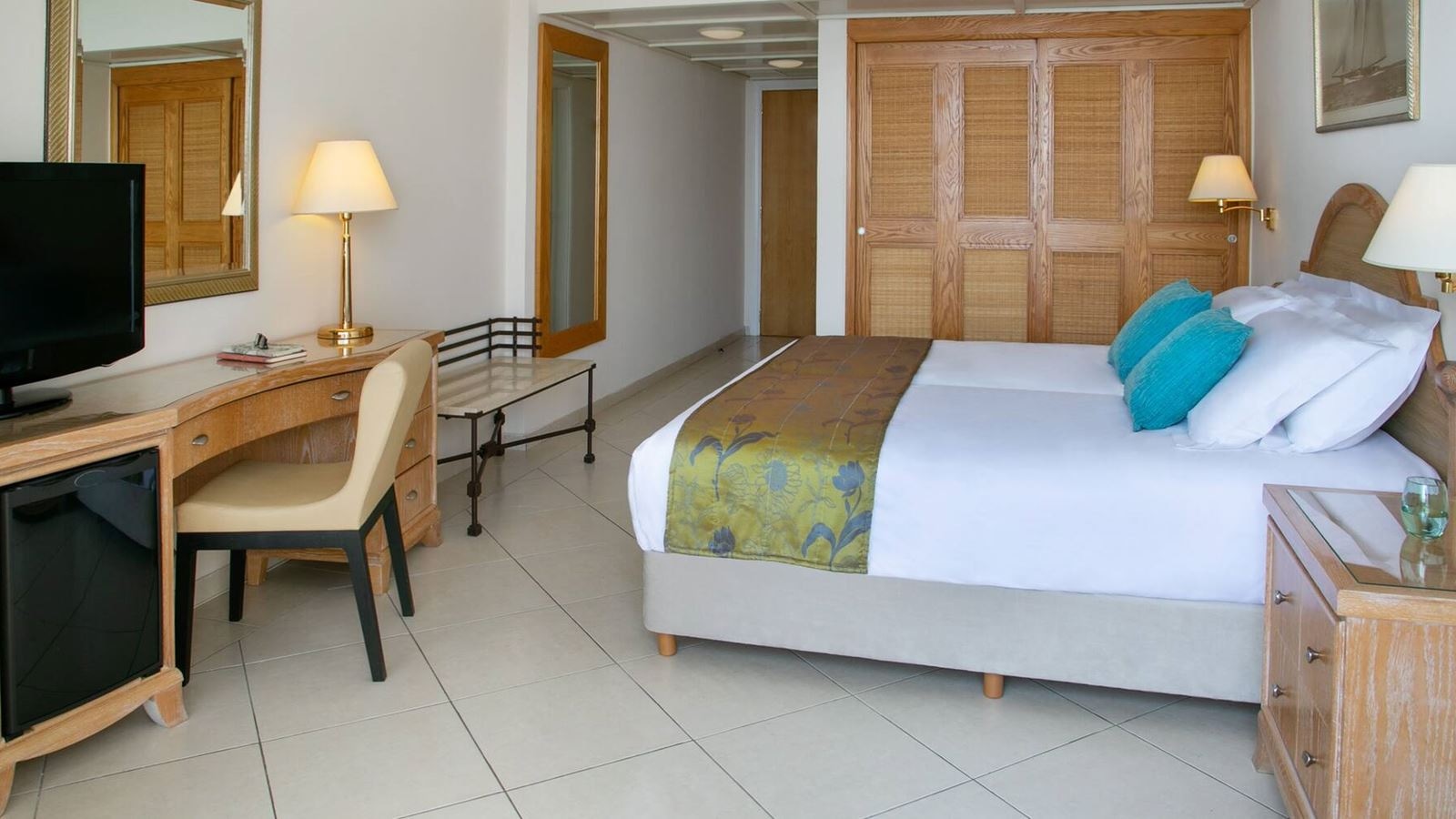 rooms-twin-superior-room-seaview
