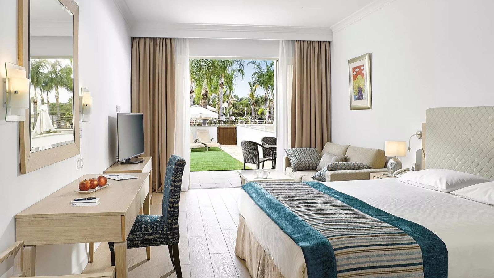 rooms-deluxe-superior-room-garden-or-pool-view-privategarden