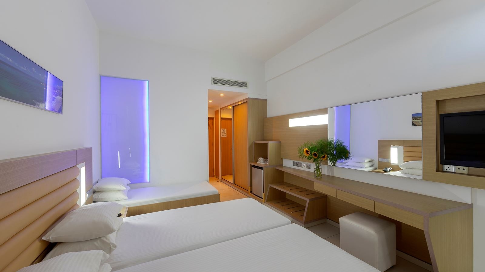 rooms-room-superior-seaview-balcony