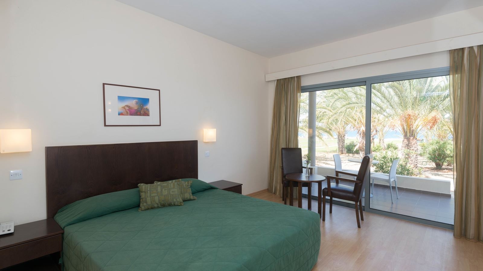 rooms-standard-roombalcony-or-terrace