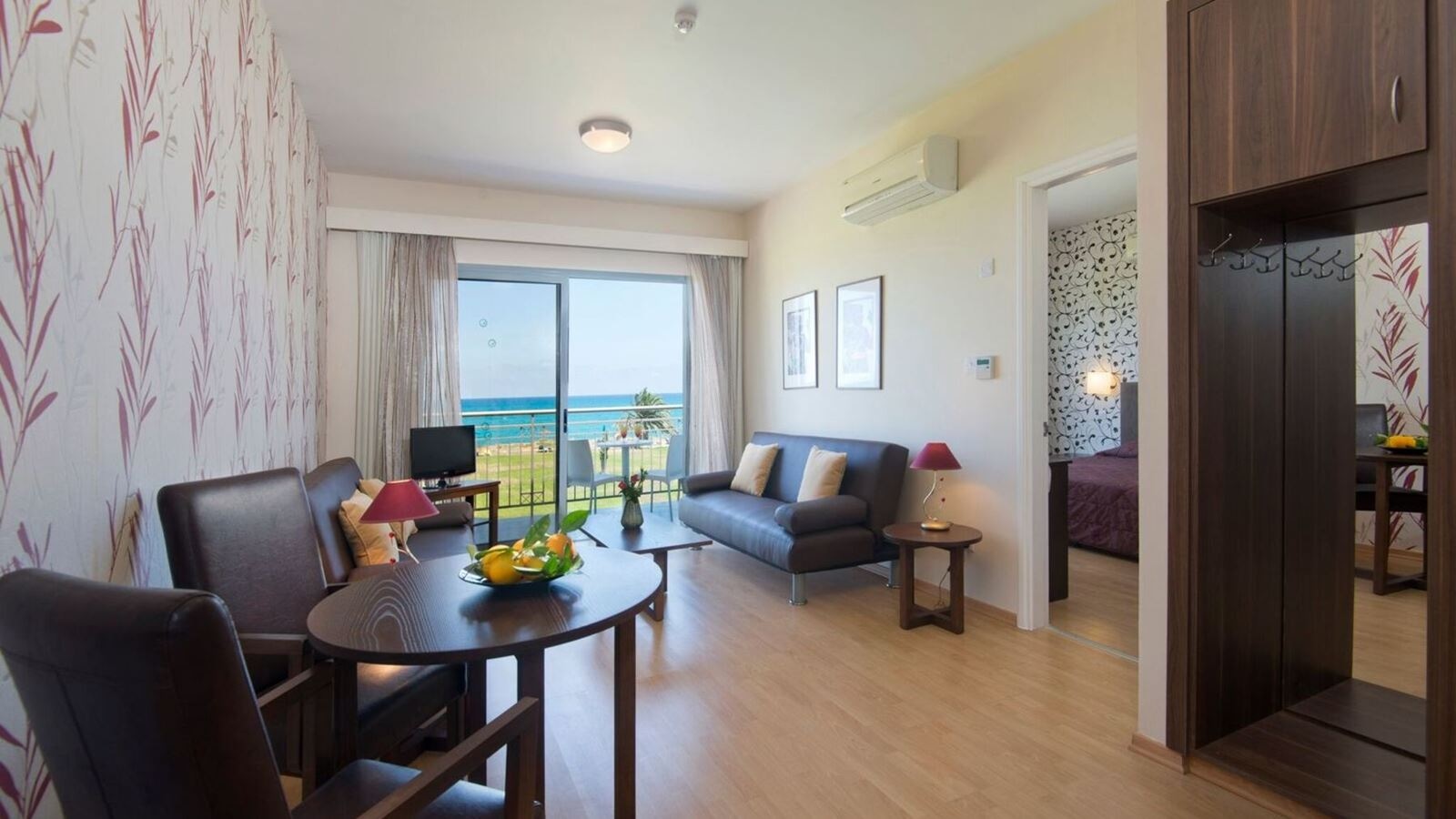 rooms-standard-roombalcony-or-terrace