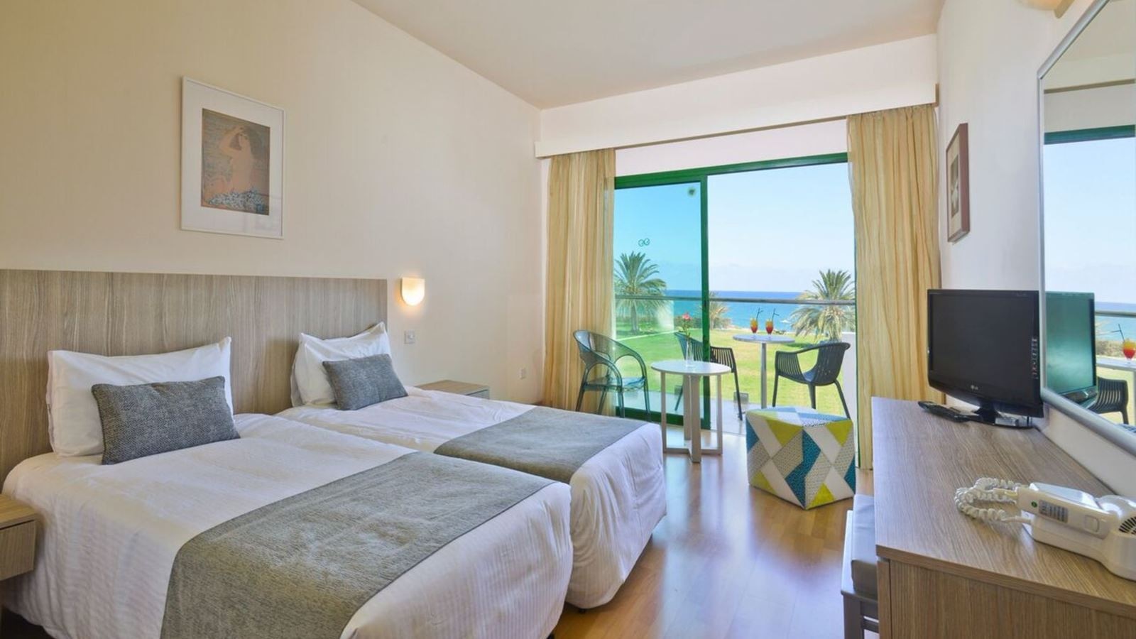 rooms-standard-roomseaviewbalcony-or-terrace