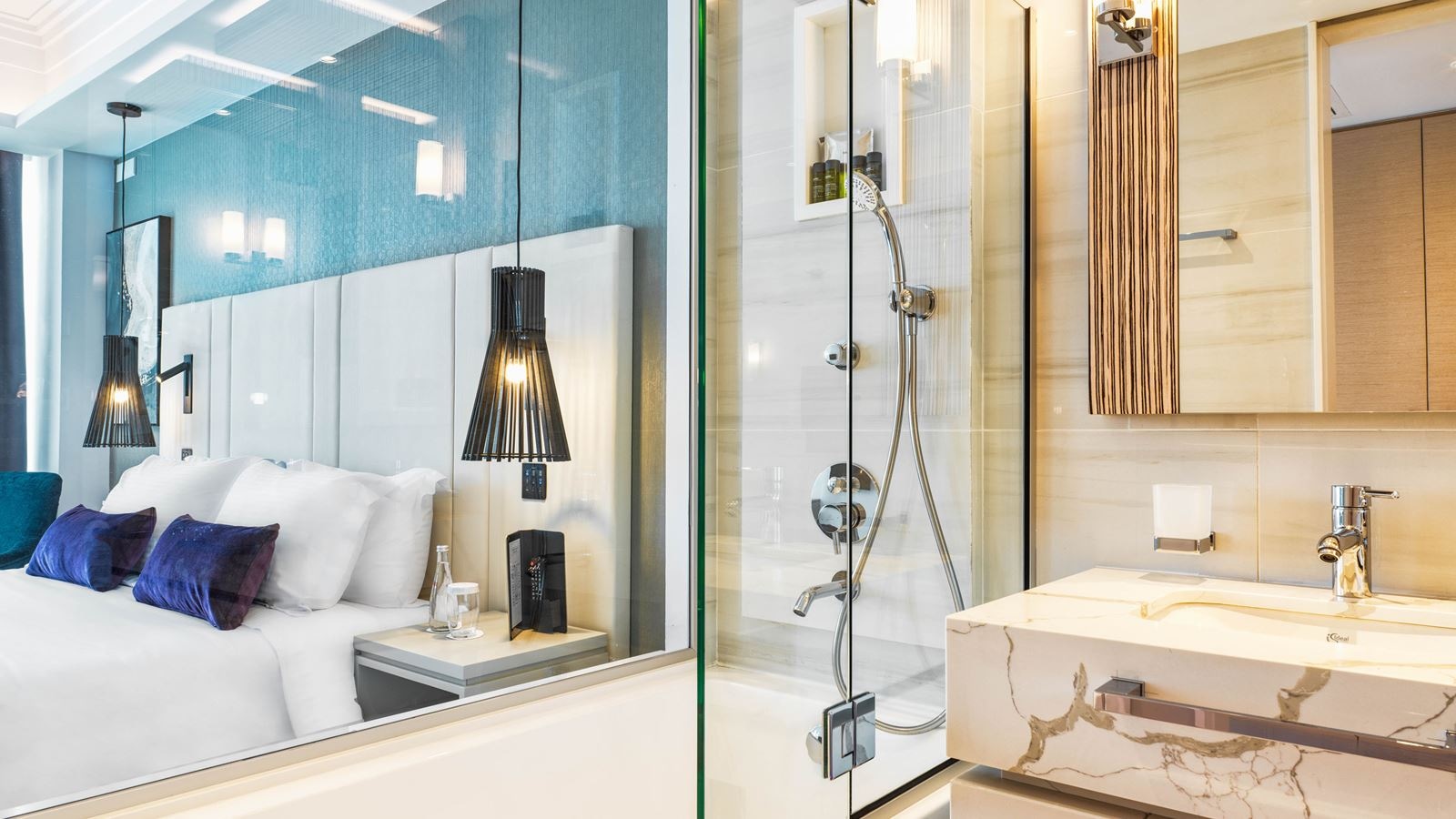 rooms-deluxe-room-pool--garden-view